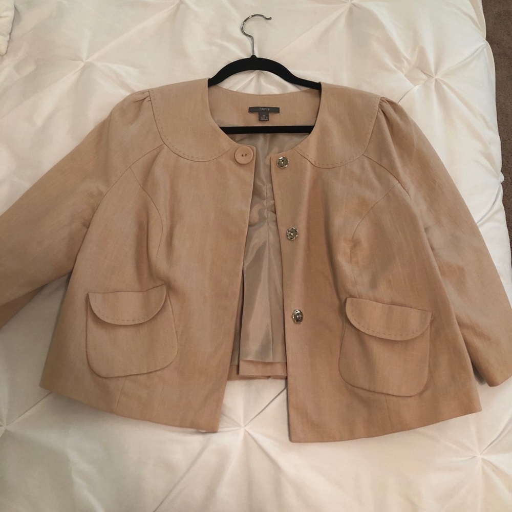 FABULOUS CROPPED TAN JACKET SIZE 16
